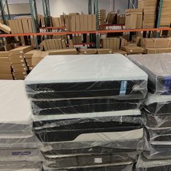 SALE 💯King Mattress Tempurpedic LuxeBreeze Soft 