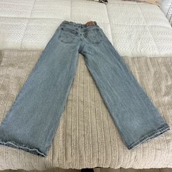 Kids - Levi’s High Rise/Wide leg