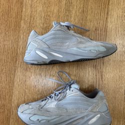 Yeezy Boost 700 V2 Hospital Blue 