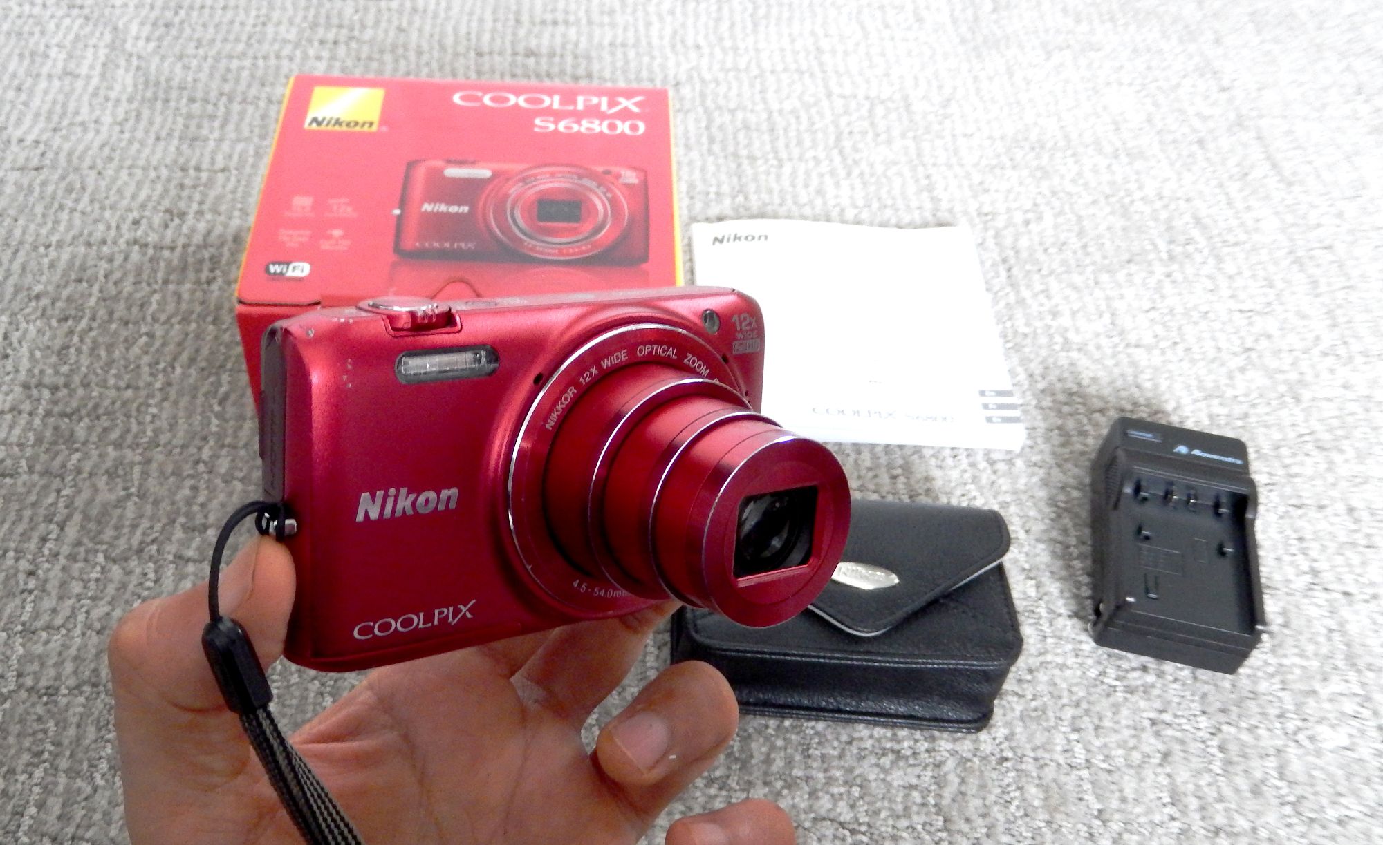 Nikon Coolpix Digital Camera.Red. 16 mpx.WiFi connectivity Full HD video (1920x1080),NEW Battery, Charger included.