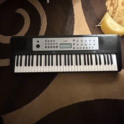 Yamaha PSRE283 61-Key Portable Keyboard
