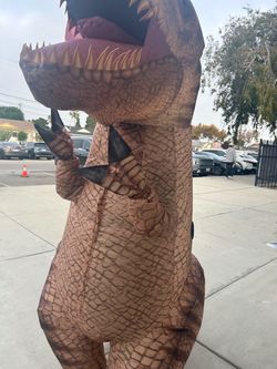 Disfraz de dinosaurio inflable