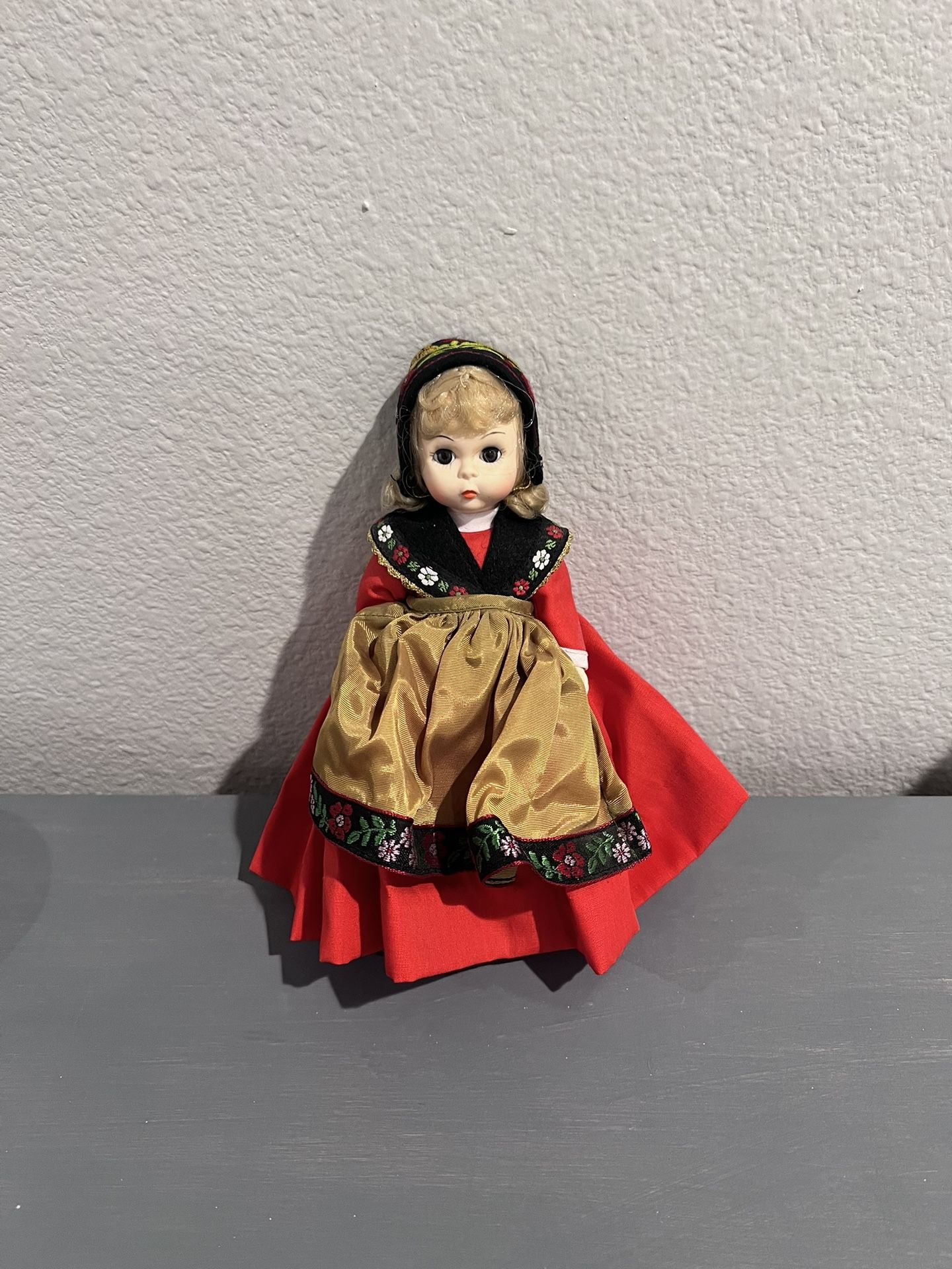 10 Madame Alexander Dolls