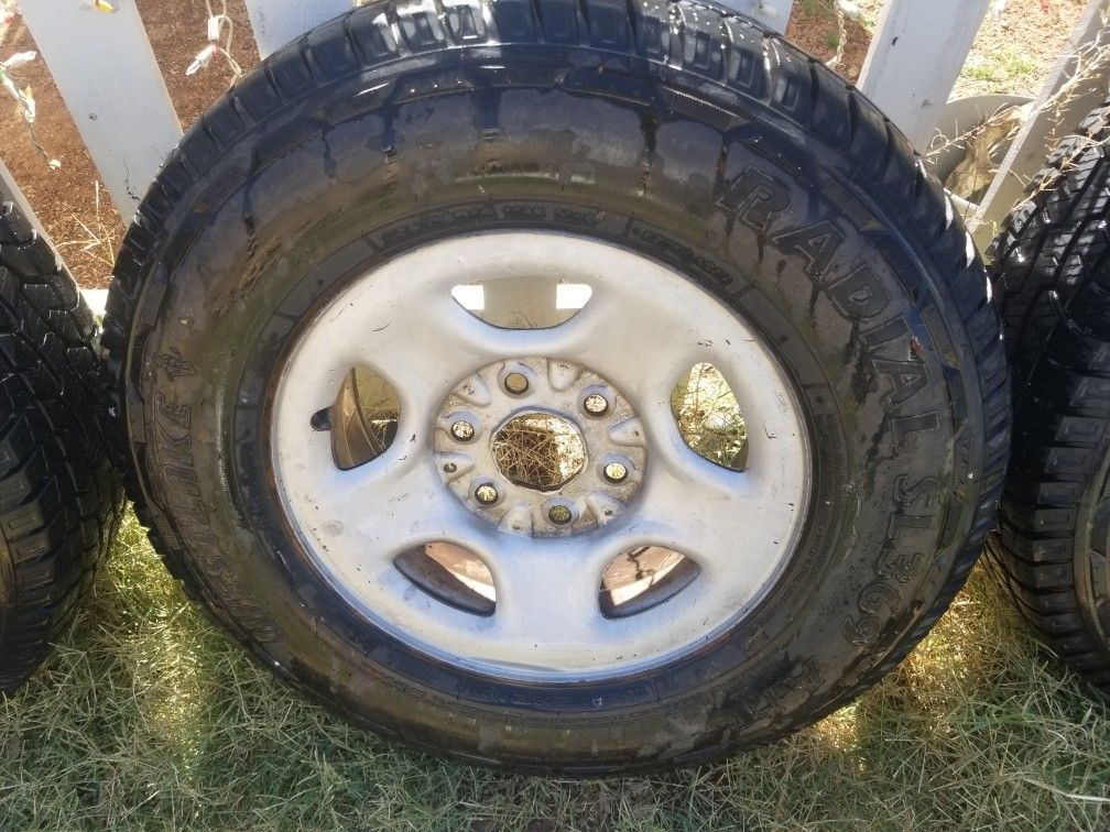 Tires 235 75 16