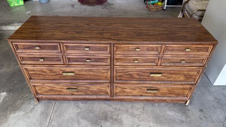 Dresser