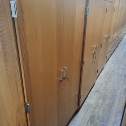 2 DOOR WIDE WARDROBE, VERY NICE, LOW AND WIDE (HOME34)