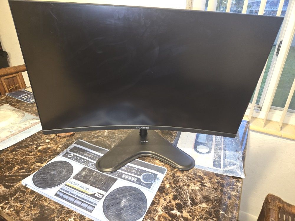 GIGABYTE M32UC 32" 144Hz (160Hz OC) 4K UHD Curved Gaming Monitor