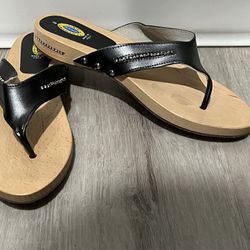 Dr Scholl’s Women’s Wood And Leather Sandals