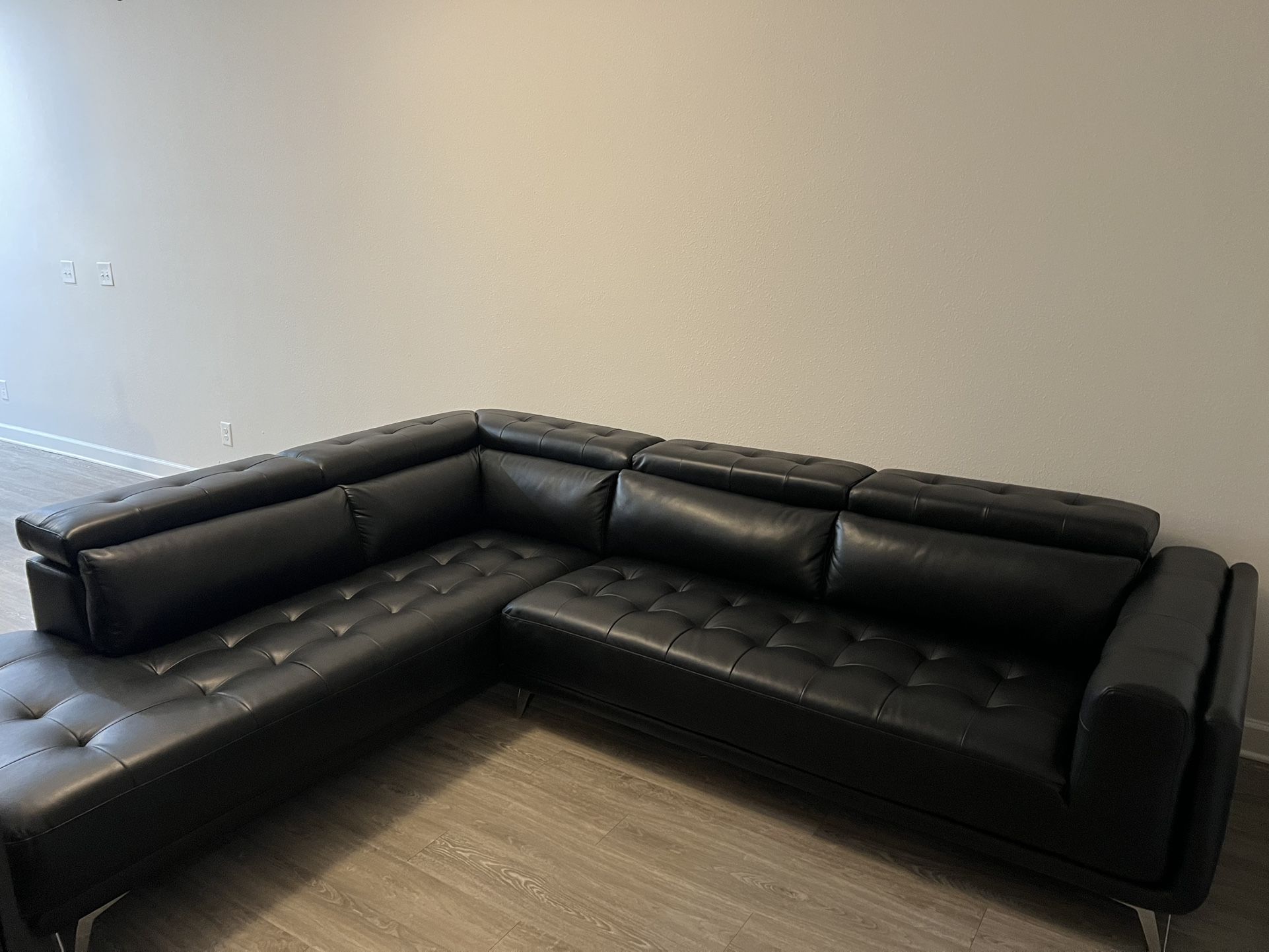 2 Pc Sectional Rooms To Go (Hudson Heights)