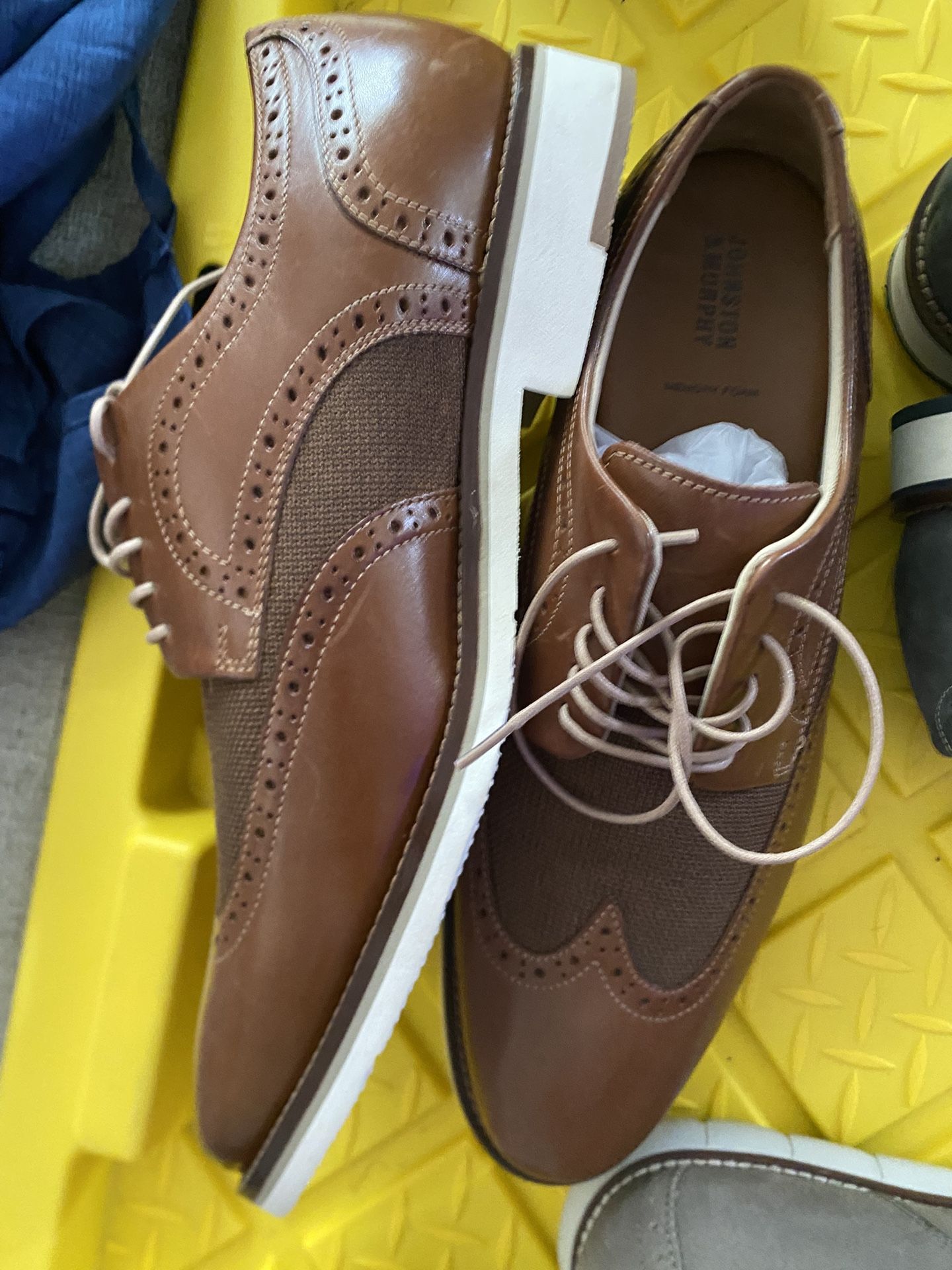 Johnston & Murphy Brown Wingtips 10.5