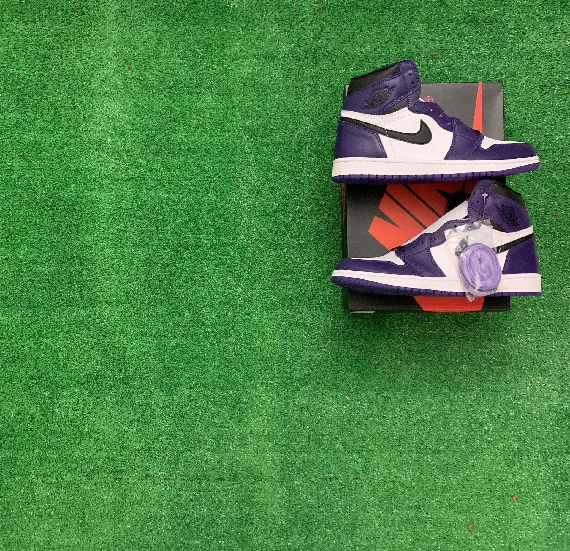 Jordan 1 retro court purple white size 10