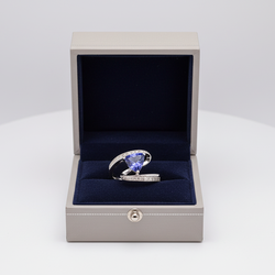 14K White Gold Tanzanite & Diamond Women's Ring - 0.15ct