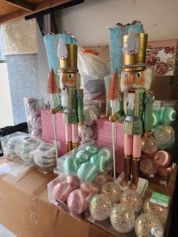 Christmas Decoration Bundle with Nutcrackers