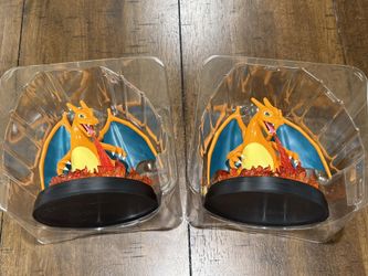 Pokemon Charizard Statue