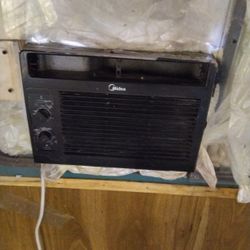 Window AC Unit 