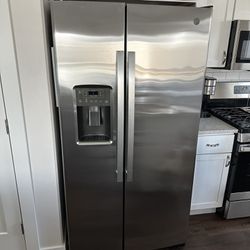 GE Side By side Refrigerator (brand new In 2023)