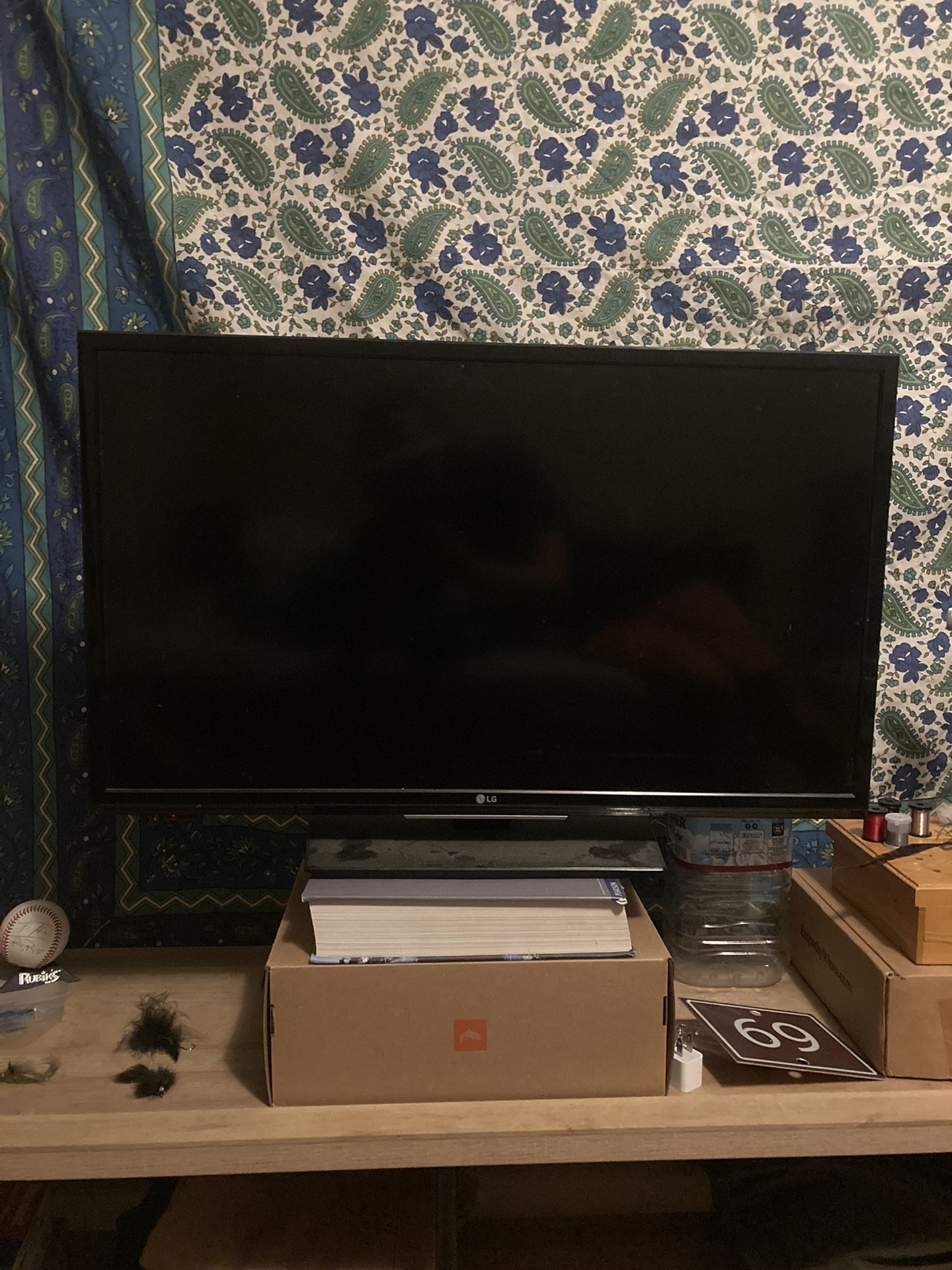 32” LCD TV