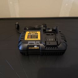DEWALT DCB1106 6amp Charger