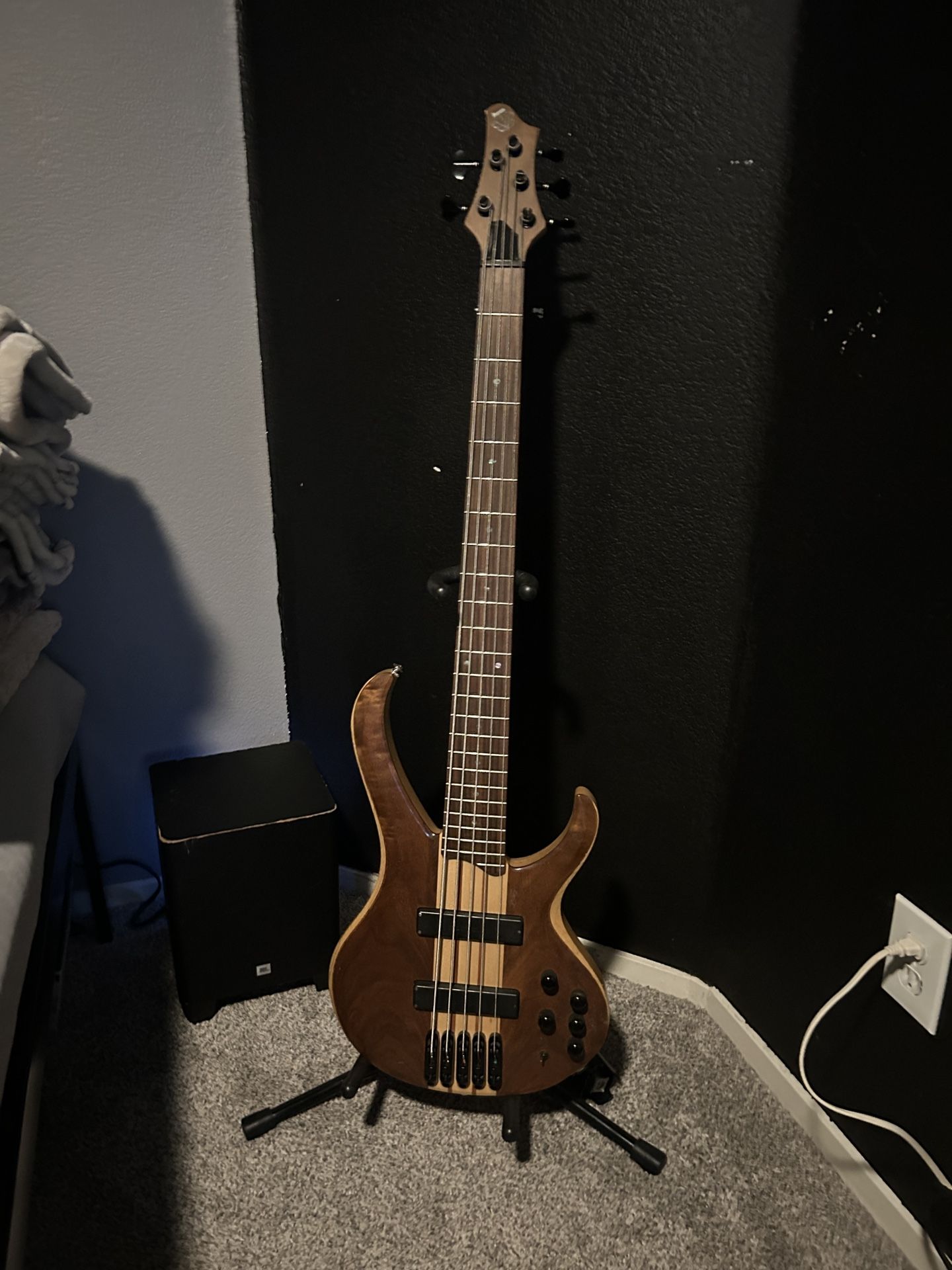 Ibanez Btb 675 5-string Bass