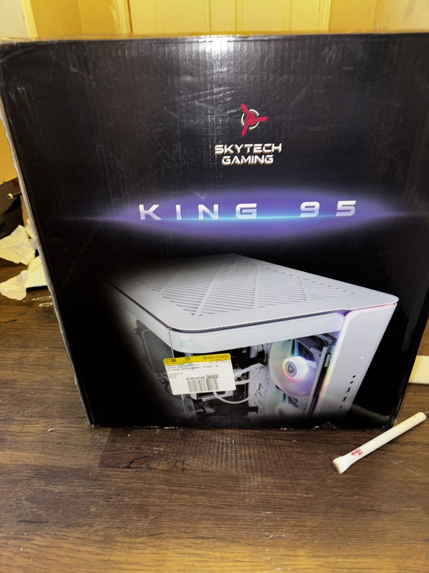 SkytechGaming King 95 Desktop PC, Ryzen 7 9700X 3.8 GHz (5.5GHz), NVIDIA RTX 5070 Ti 16GB, 2TB Gen4 NVMe SSD, 32GB DDR5 RAM 6000 RGB, 850W Gold ATX 3 