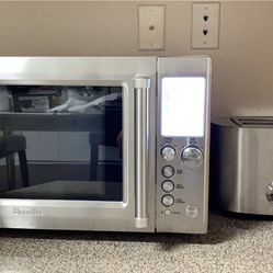 Microwave and Toaster 