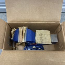4” Swivel Base Bench Vise 
