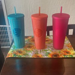 Starbucks Cups 