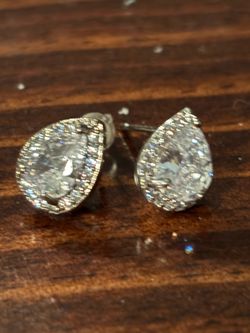 Pear cut earrings