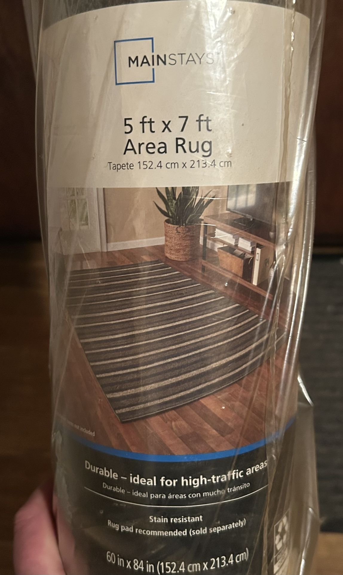 7 x 5ft Brand New Area Rug