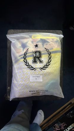 Rettro co China Yellow” HEAVYWEIGHT PRO MESH Shorts Size Medium