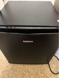 Mini fridge