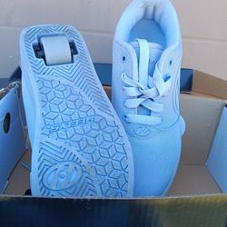 Like New Lilac Color Heeleys 