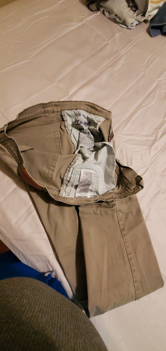 CLASSIC LEVI'S/ free with purchases of KD or STAN'S SMITH adidas !!!!