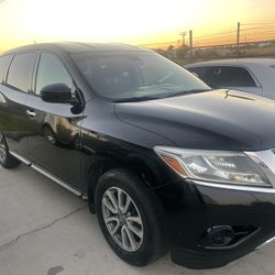 Nissan Pathfinder Sentra Maxima Altima Rouge