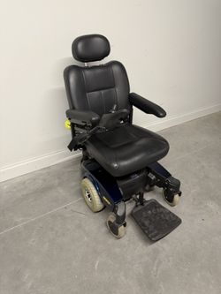 INVACARE Pronto M51 Wheelchair 19x19 300lbs NEEDS BATTERY (Good condition) PICK UP IN CORNELIUS
