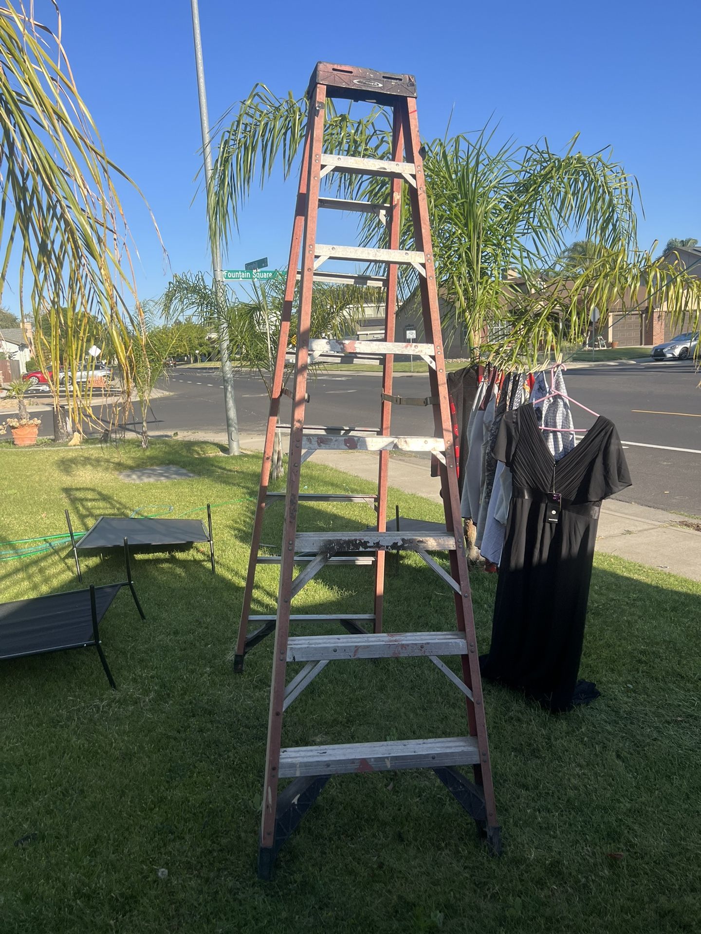 8ft Ladder Aluminum/fiberglass