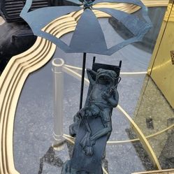 Beach Chair Frog Cast Iron Statue