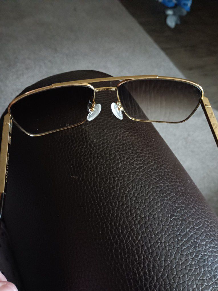 100% Authentic Louis Vuitton Las Vegas Parano Z1054E Monogram Gold Studded Lens  Sunglasses for Sale in Denver, CO - OfferUp