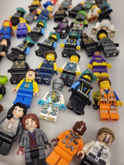 Lot Of 50 lego minifigures Star Wars Ninjago CMF