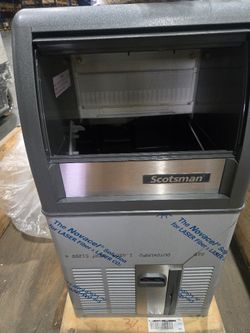 Scotsman CU0515GA-1 84 lb Undercounter Gourmet Cube Air Cooled Ice Machine