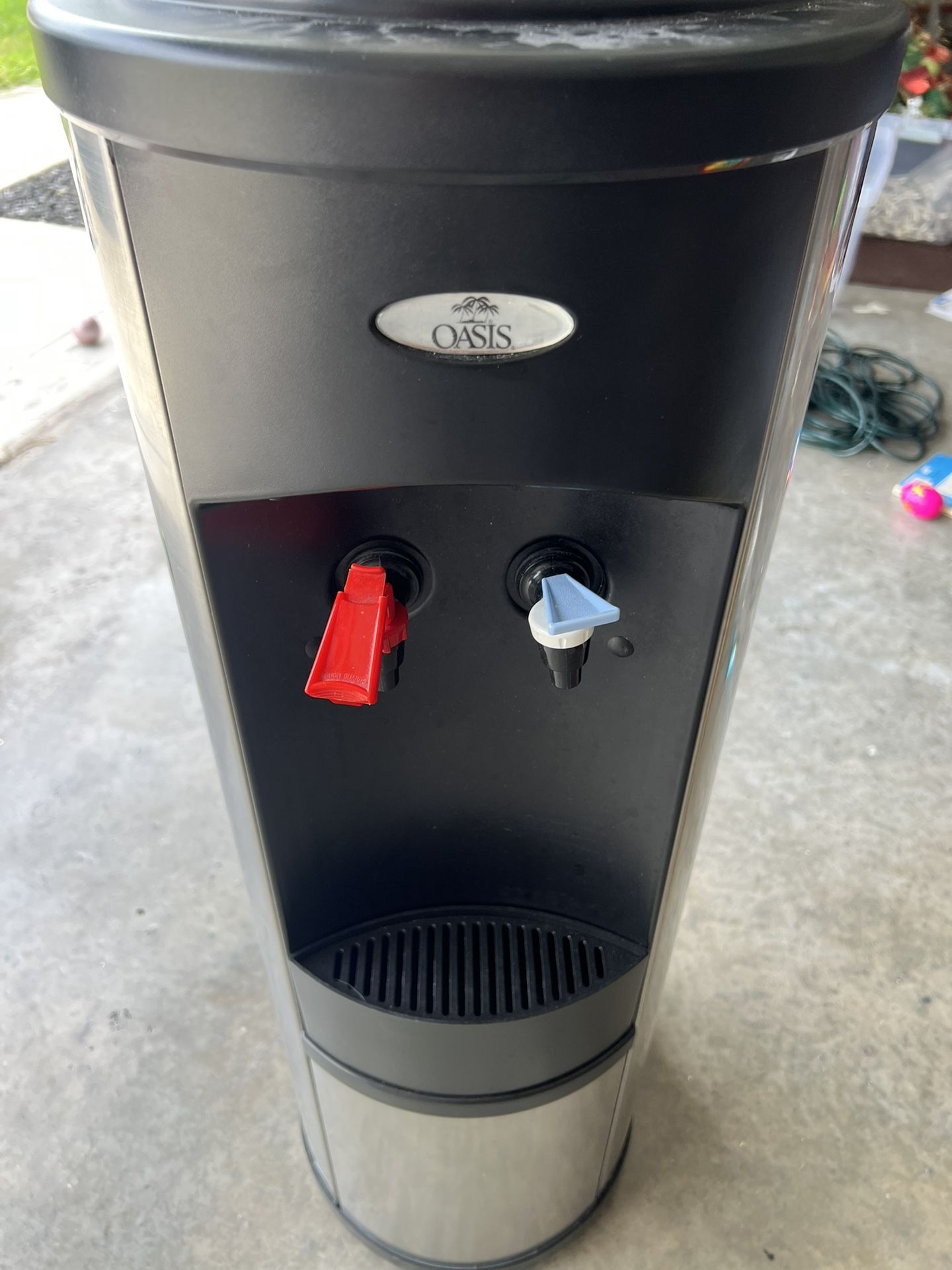 Oasis Water Dispenser