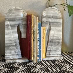 🐎 Vintage 10” Onyx Horse-Head Bookends – Heavy Stone Pair