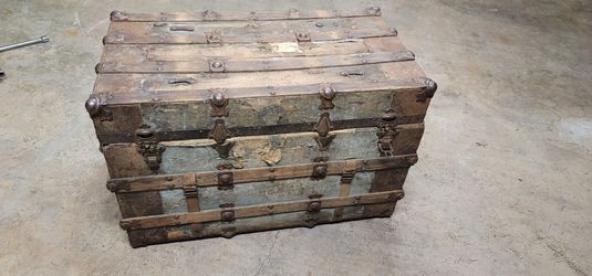 Old Trunk