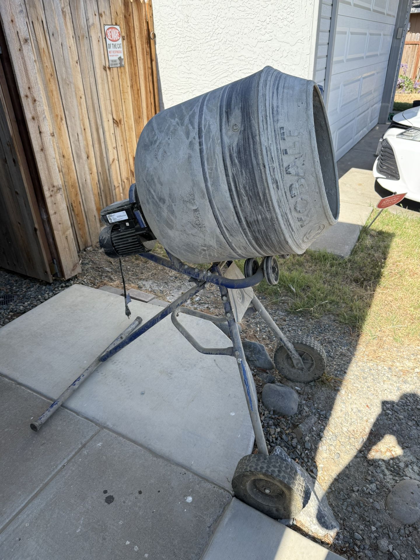 Kobalt Cement mixer