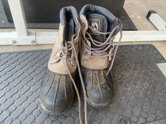 Boots size 6