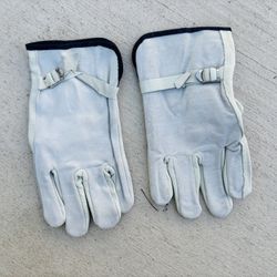 Leather Gloves Available In Size M & XL ($5 a Pair / $5 cada par)