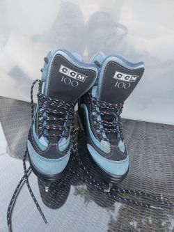 CCM 100 SP Women's Ice Skates Size 5