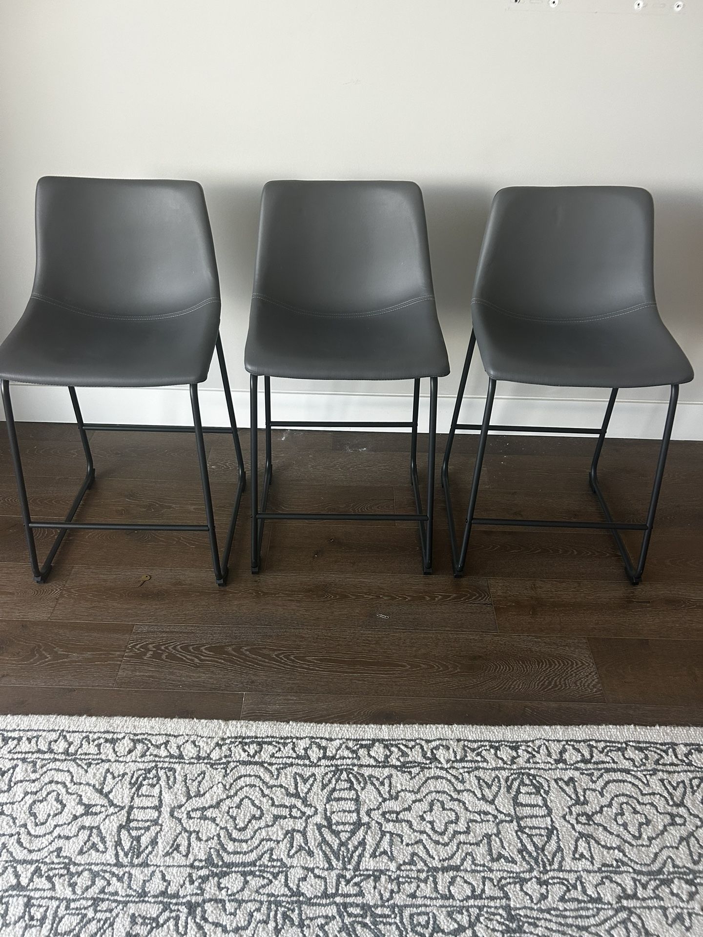 3 X Bar Stools 