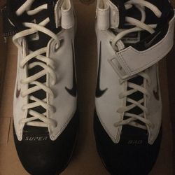 Boys Nike cleats - size 8.5 boys