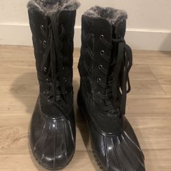 Winter Boots Size 6 Women’s 